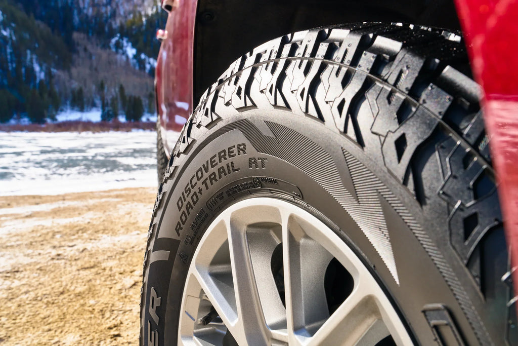 Tire 106T All-Terrain Cooper Discoverer Road+Trail 235/70R16 AT