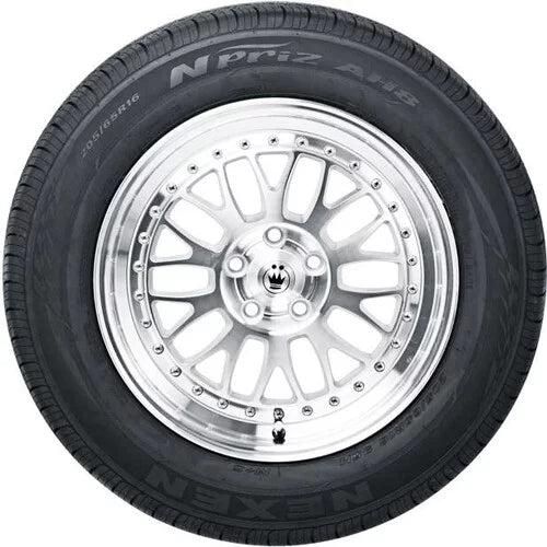 Accord 205/65R16 Honda Fits: Malibu 2016-21 L, LX NPriz Tires) Nexen AH8 Chevrolet 95H BSW (2 2013-17