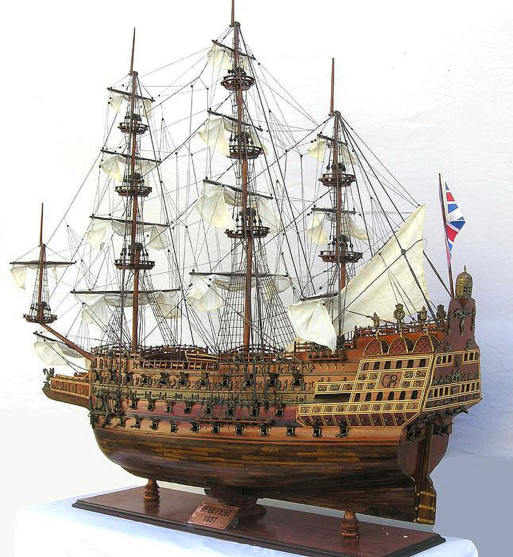 Model Edition Sovereign Limited seas of Display XL the