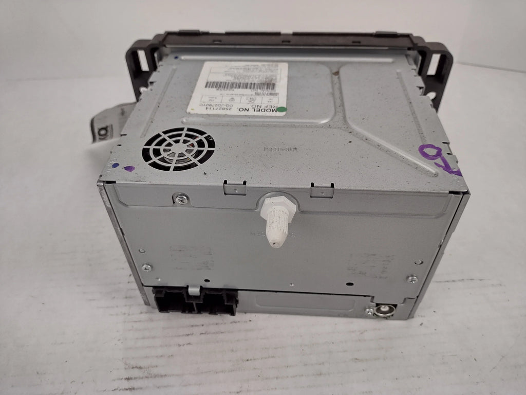Receiver Description Specific 07 Radio (Good) AM OEM Vehicle FM - - Pre-Owned CD Saturn Outlook In MP3 Verify 08 Fitment