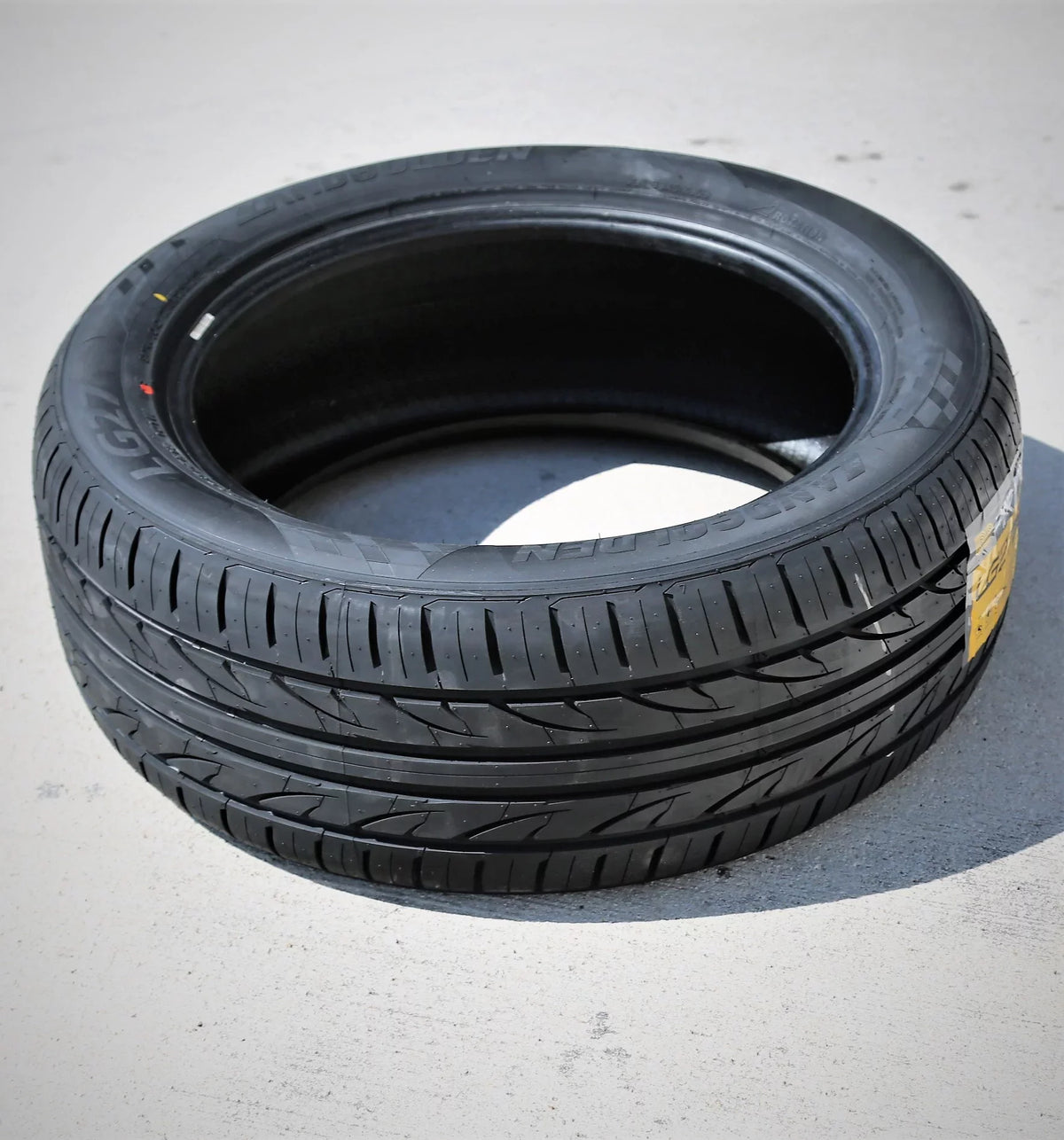 2011-15 Fits: LG27 High ZR Camry Landgolden 2012 A/S Toyota All Season Chevrolet Performance Cruze 225/45R18 95W XL XLE LTZ, Tire