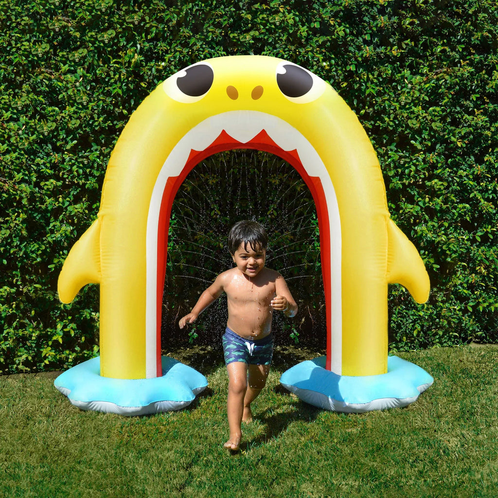 Pinkfong Summer Sprinkler Arch, Backyard 5ft 2+) Fun Water (Ages Inflatable Rainbow Baby Shark
